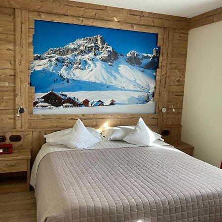 Berg Hotel Latemar Spitze فيغو دي فاسا المظهر الخارجي الصورة
