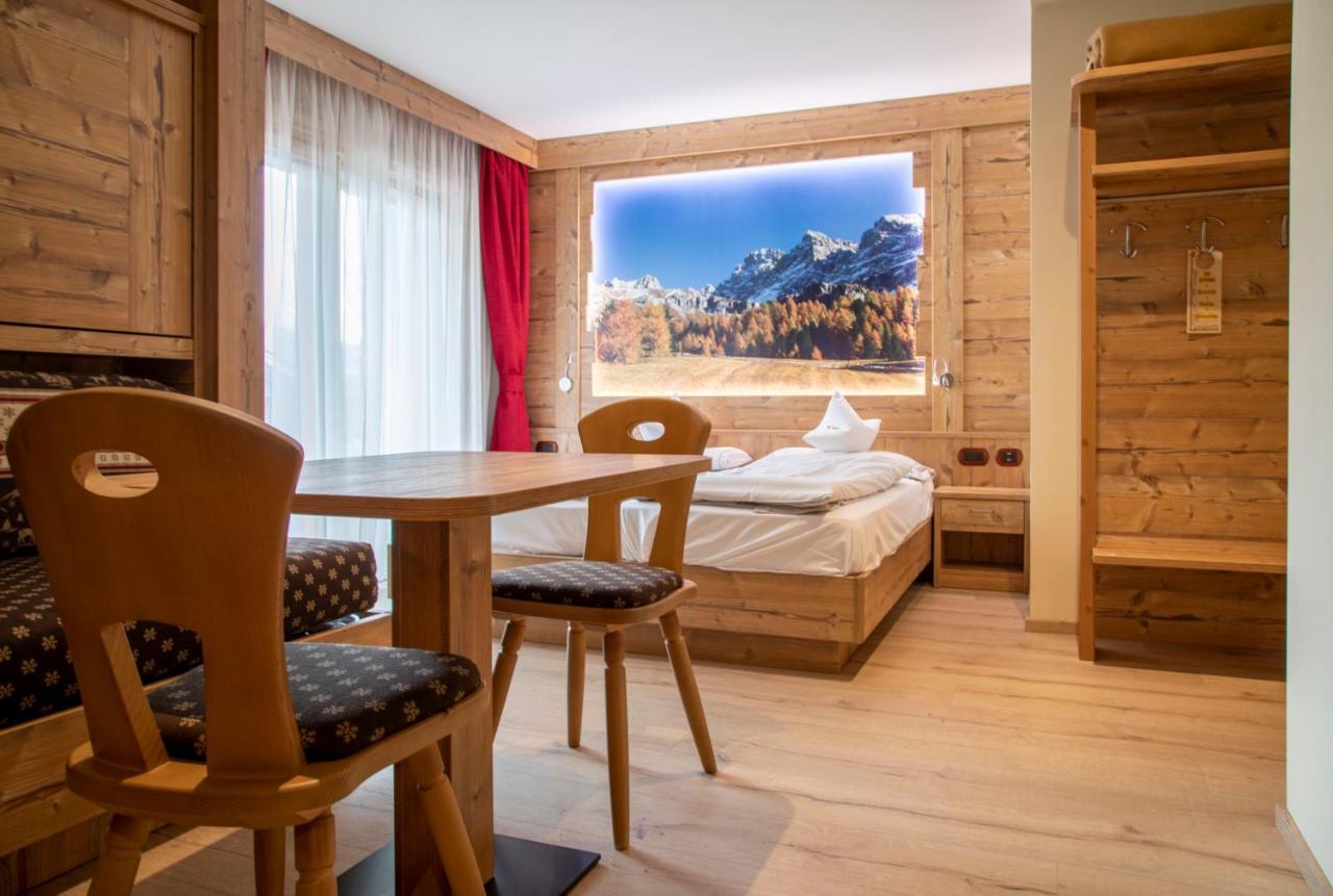 Berg Hotel Latemar Spitze فيغو دي فاسا المظهر الخارجي الصورة