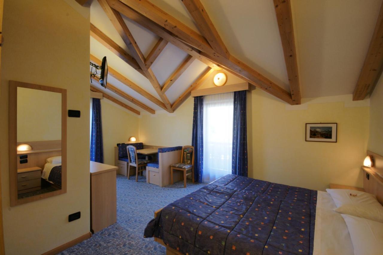 Berg Hotel Latemar Spitze فيغو دي فاسا المظهر الخارجي الصورة