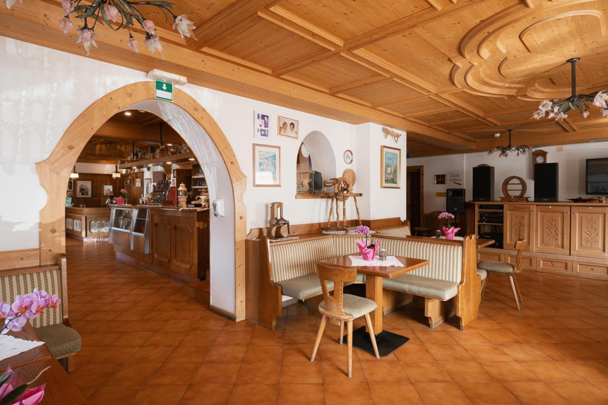 Berg Hotel Latemar Spitze فيغو دي فاسا المظهر الخارجي الصورة