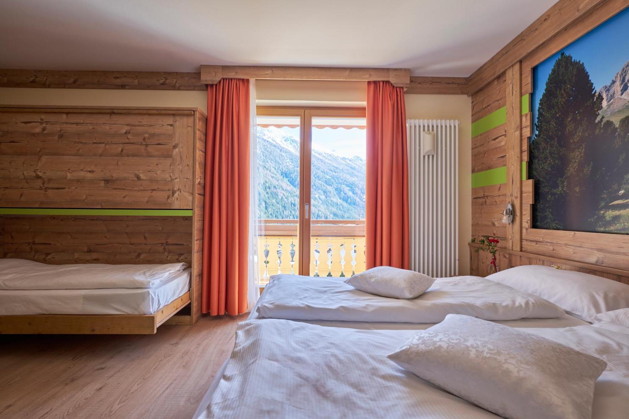 Berg Hotel Latemar Spitze فيغو دي فاسا المظهر الخارجي الصورة