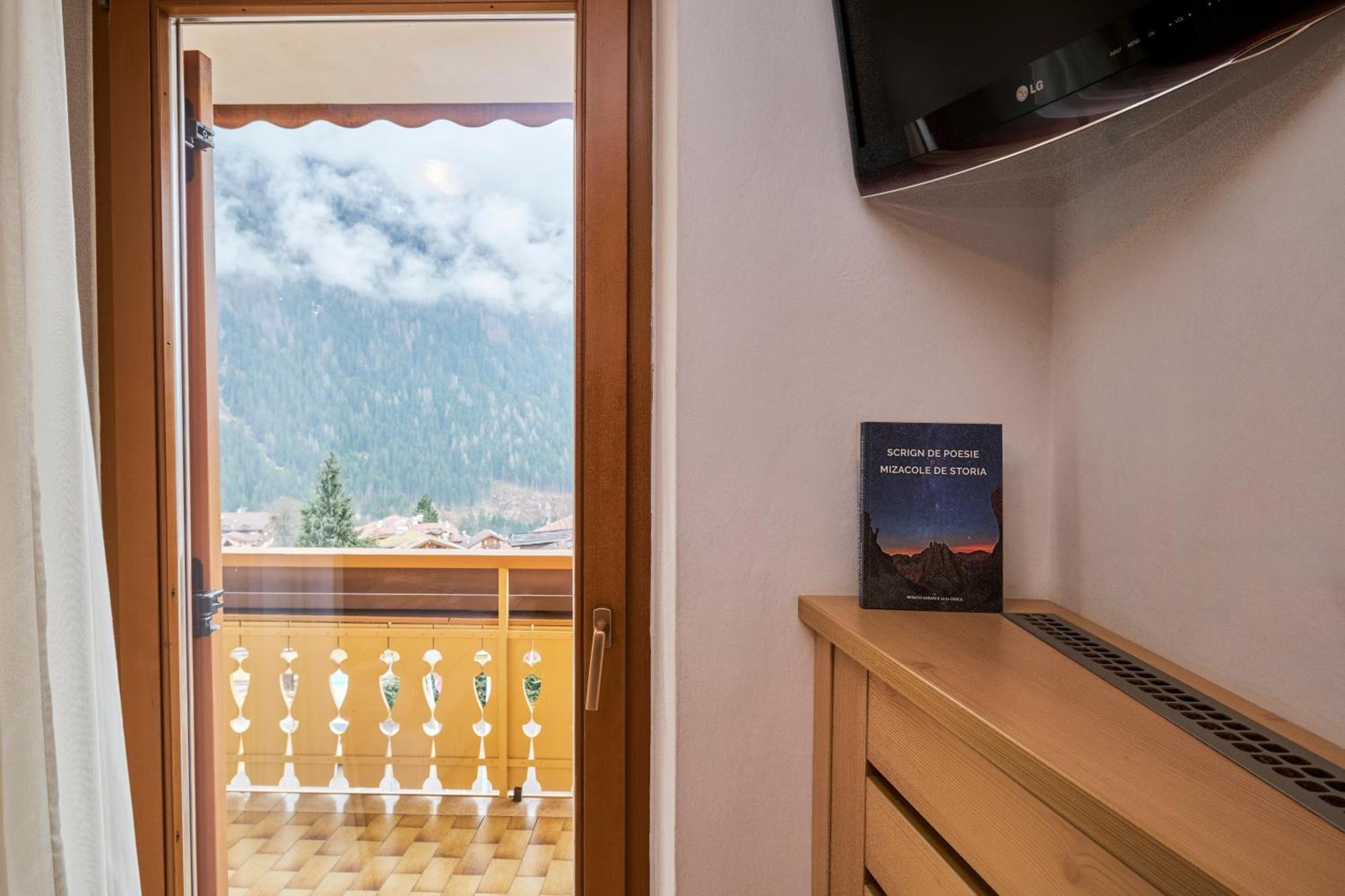 Berg Hotel Latemar Spitze فيغو دي فاسا المظهر الخارجي الصورة