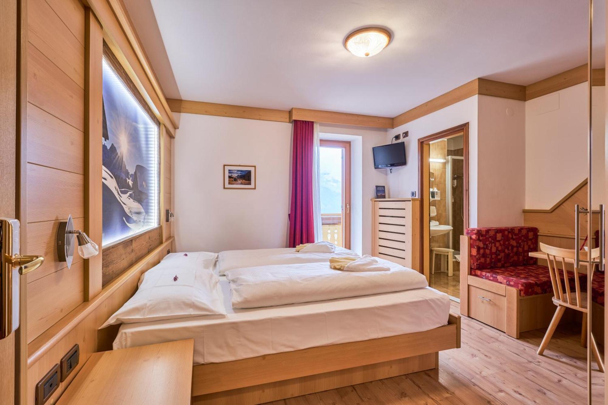 Berg Hotel Latemar Spitze فيغو دي فاسا المظهر الخارجي الصورة