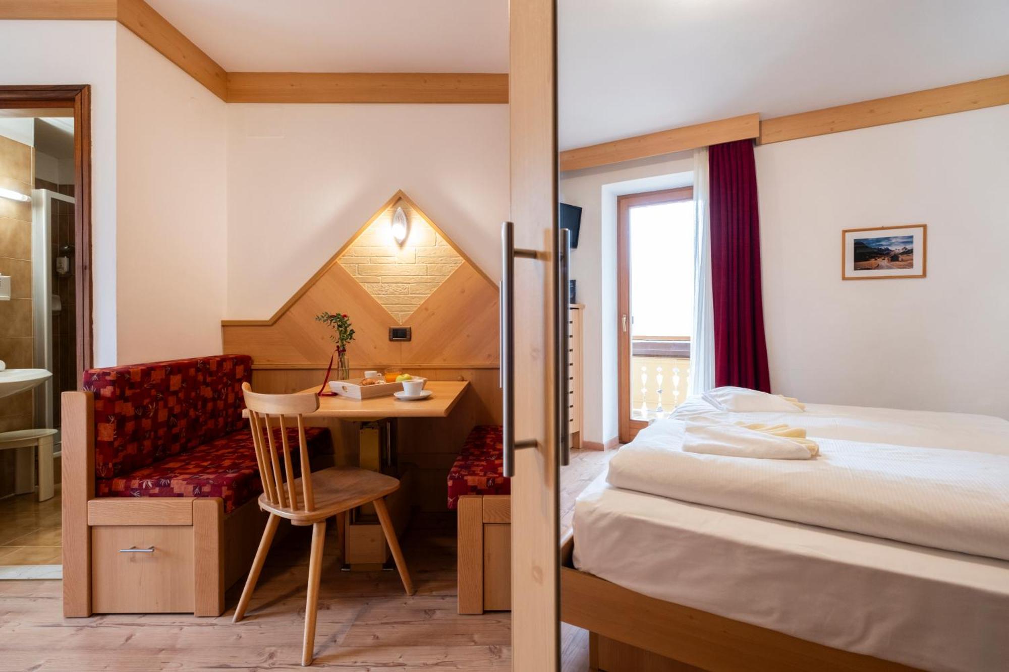 Berg Hotel Latemar Spitze فيغو دي فاسا المظهر الخارجي الصورة