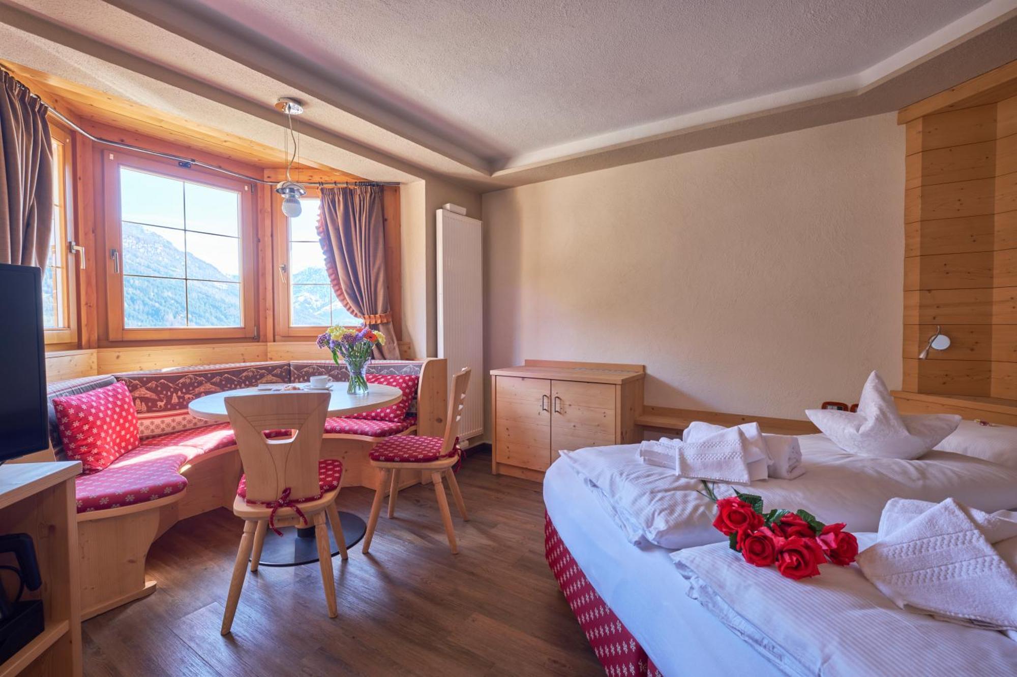 Berg Hotel Latemar Spitze فيغو دي فاسا المظهر الخارجي الصورة