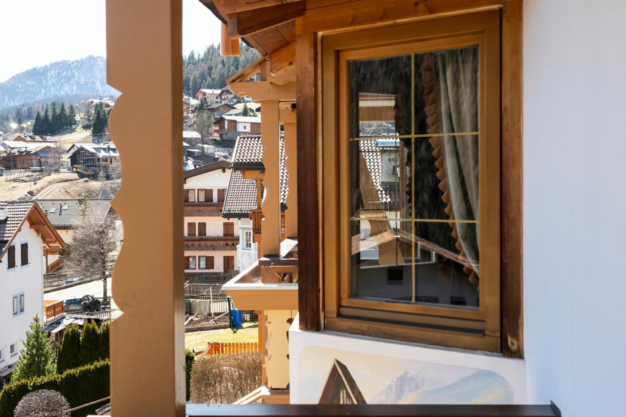 Berg Hotel Latemar Spitze فيغو دي فاسا المظهر الخارجي الصورة