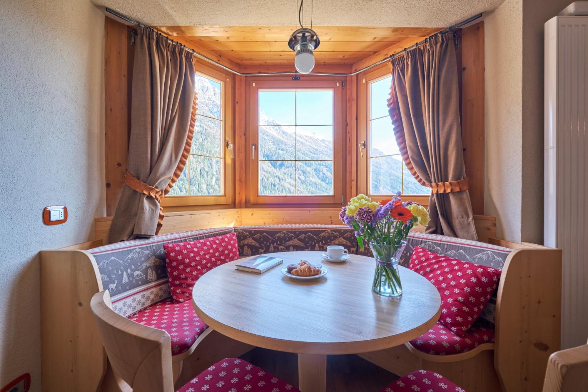 Berg Hotel Latemar Spitze فيغو دي فاسا المظهر الخارجي الصورة