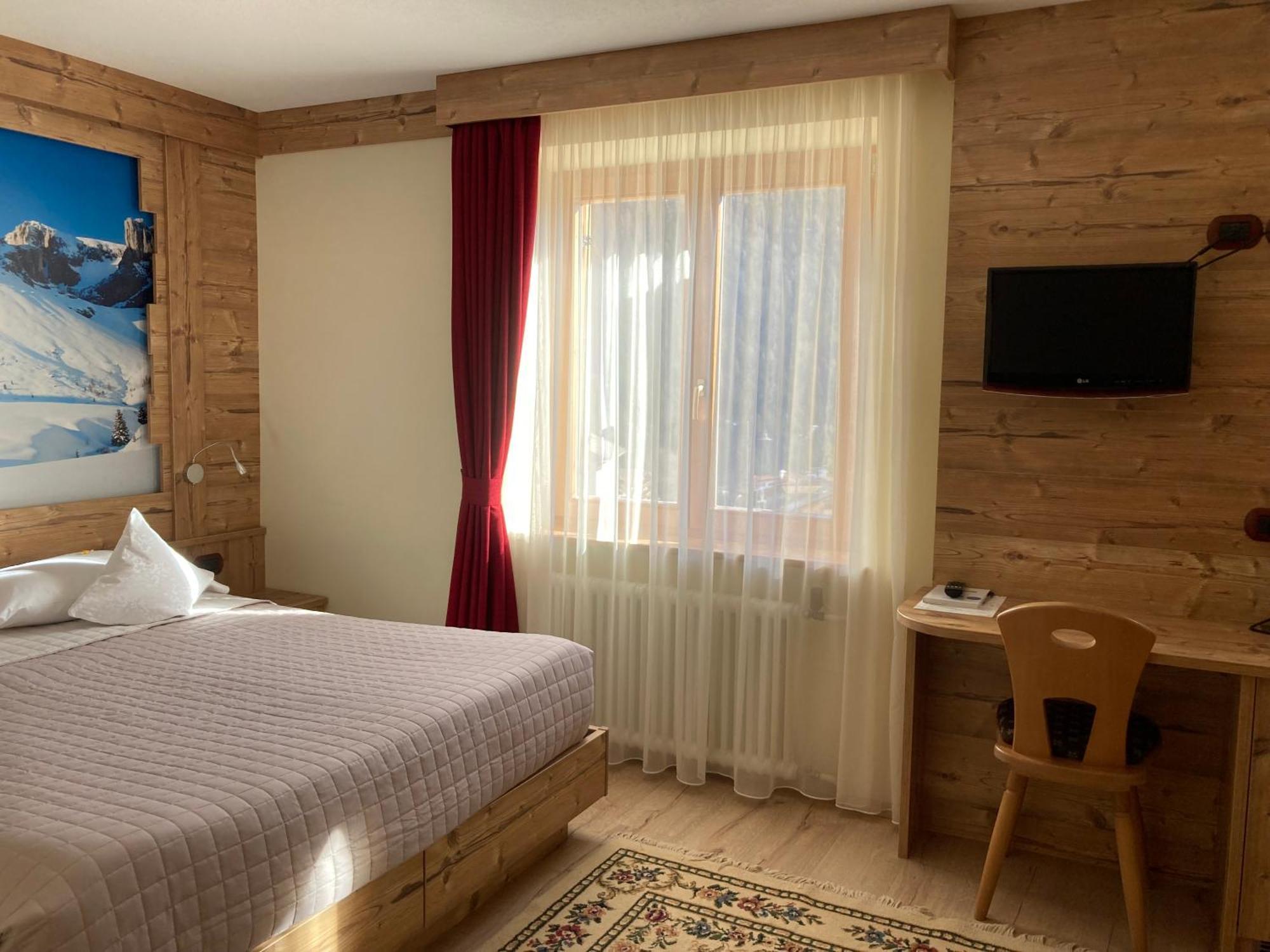 Berg Hotel Latemar Spitze فيغو دي فاسا المظهر الخارجي الصورة